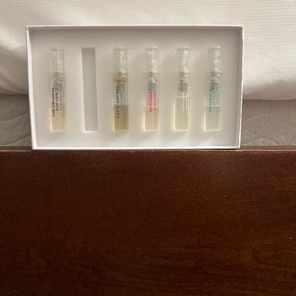 White Box - Picture 3 of 4